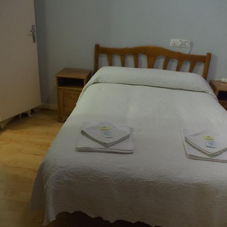 Hostal Lamalonga Otel Madrid Dış mekan fotoğraf