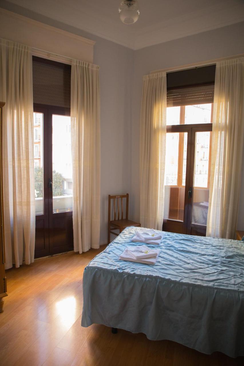 Hostal Lamalonga Otel Madrid Dış mekan fotoğraf