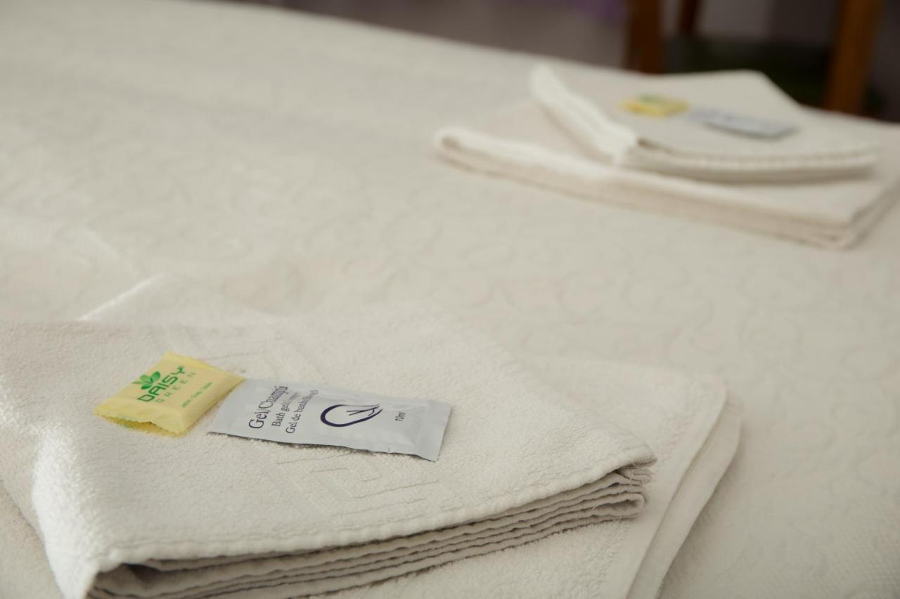 Hostal Lamalonga Otel Madrid Dış mekan fotoğraf