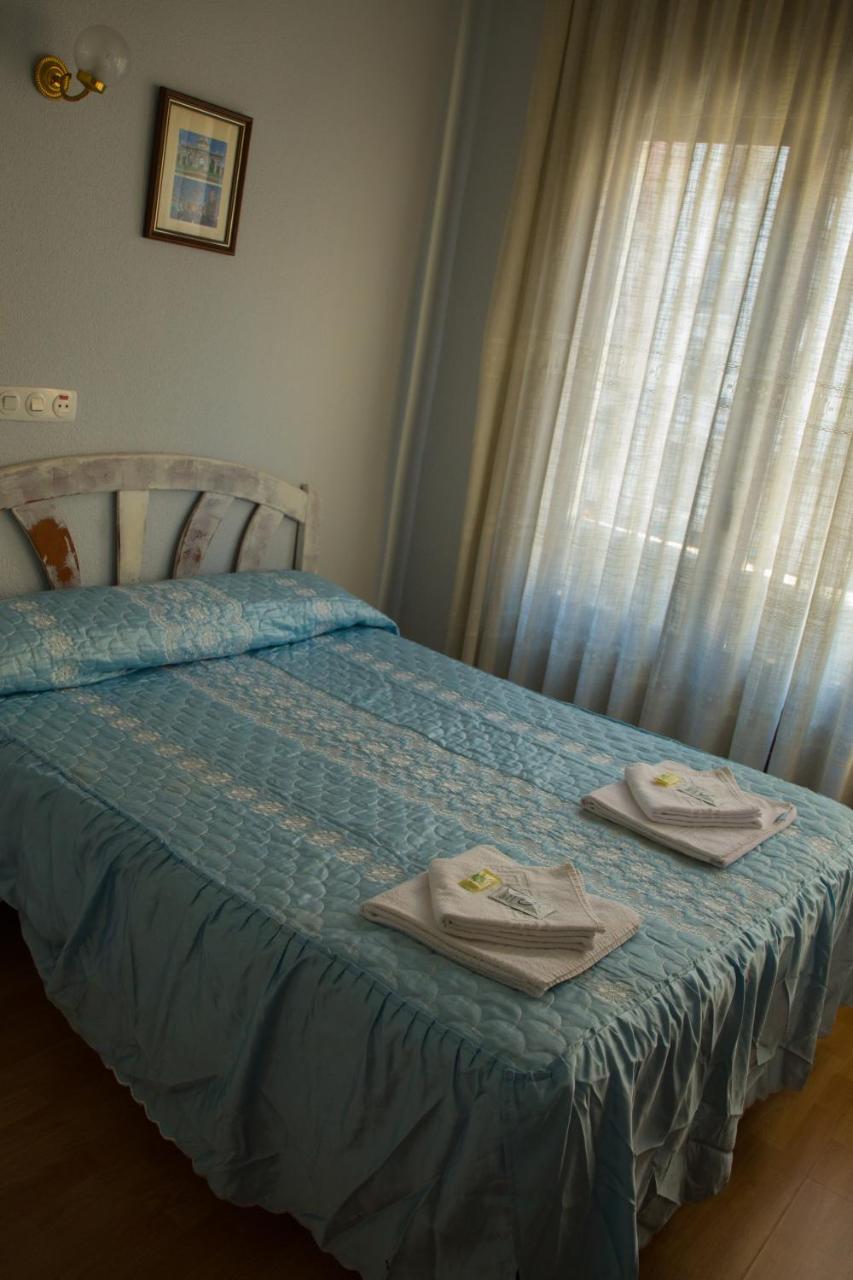 Hostal Lamalonga Otel Madrid Dış mekan fotoğraf