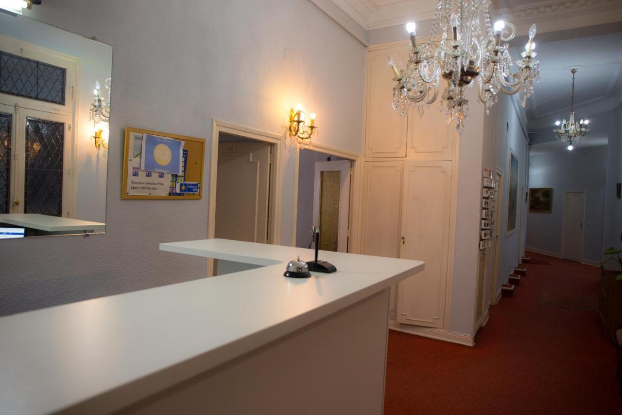 Hostal Lamalonga Otel Madrid Dış mekan fotoğraf