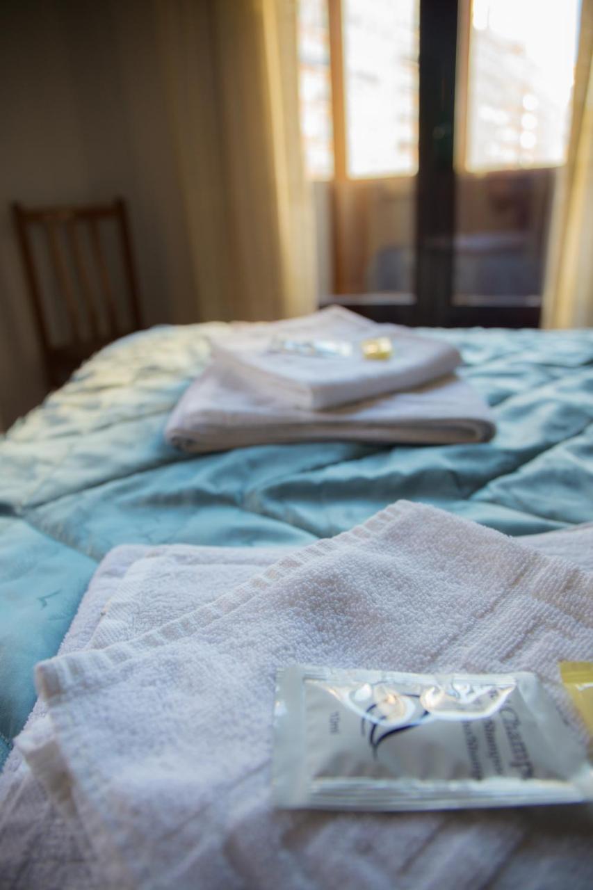 Hostal Lamalonga Otel Madrid Dış mekan fotoğraf