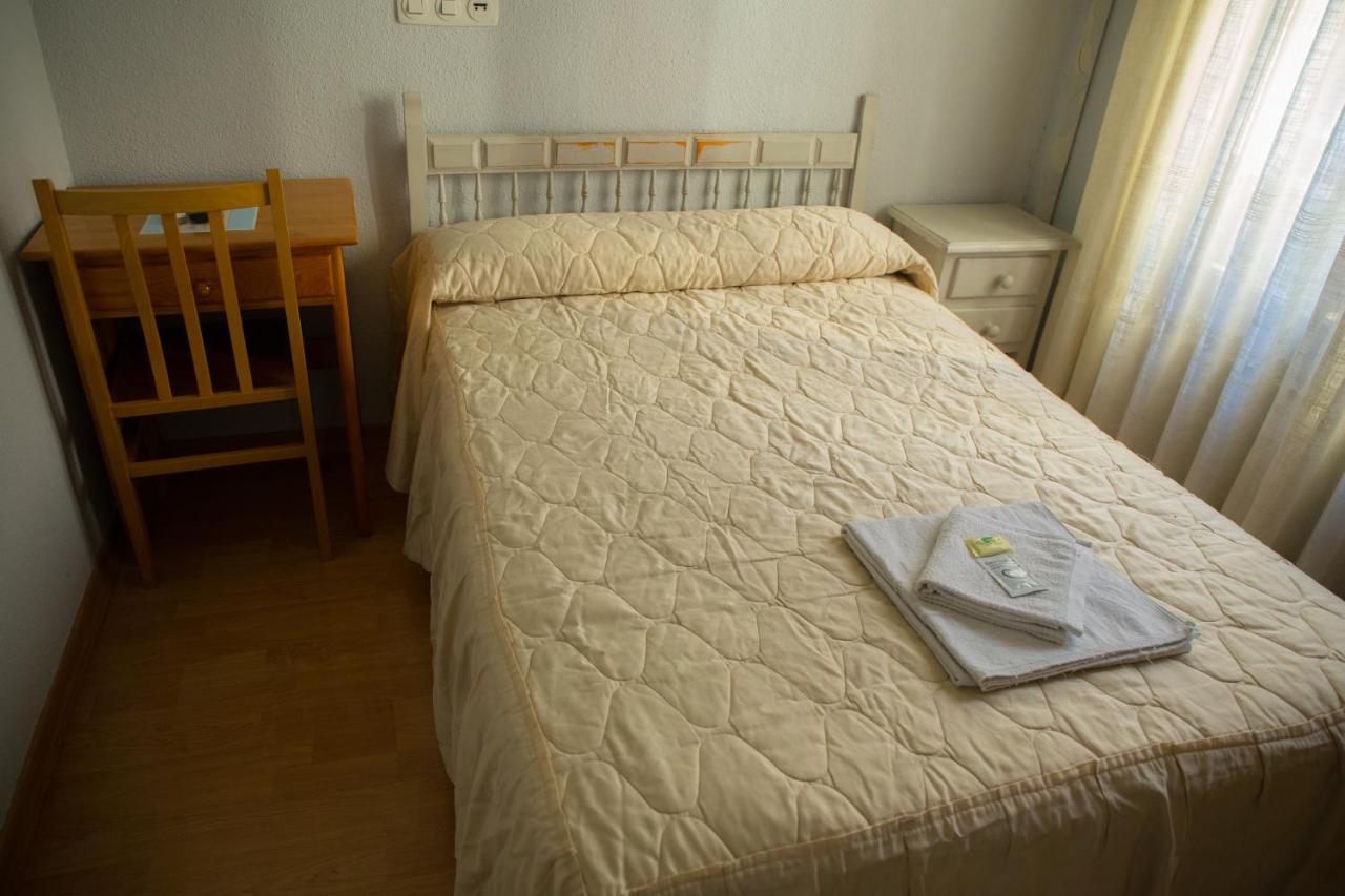 Hostal Lamalonga Otel Madrid Dış mekan fotoğraf